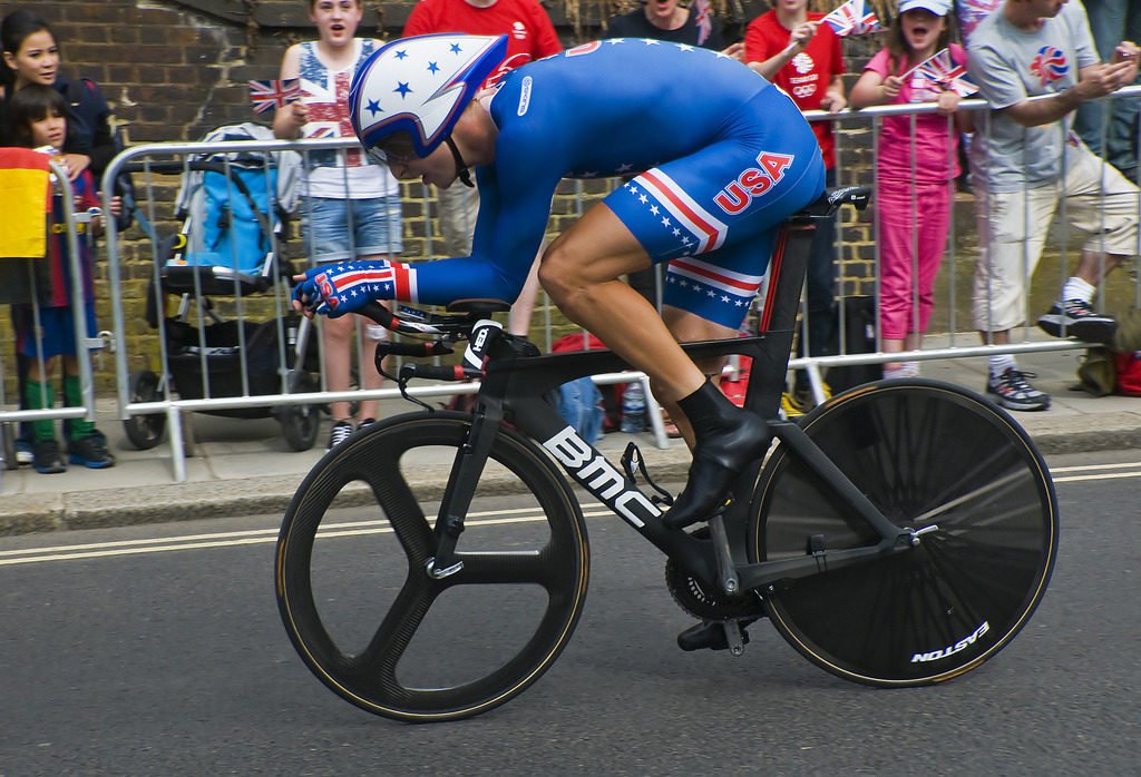 Disk and tri-spoke wheels improve aerodynamics