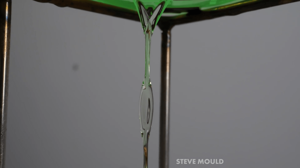 The pattern resembles a low-flow-rate version of the fishbone instability formed between colliding jets. The pattern resembles a low-flow-rate version of the fishbone instability formed between colliding jets.