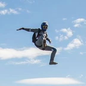Frank 🛩️🪂⛵🛵🎿🔭