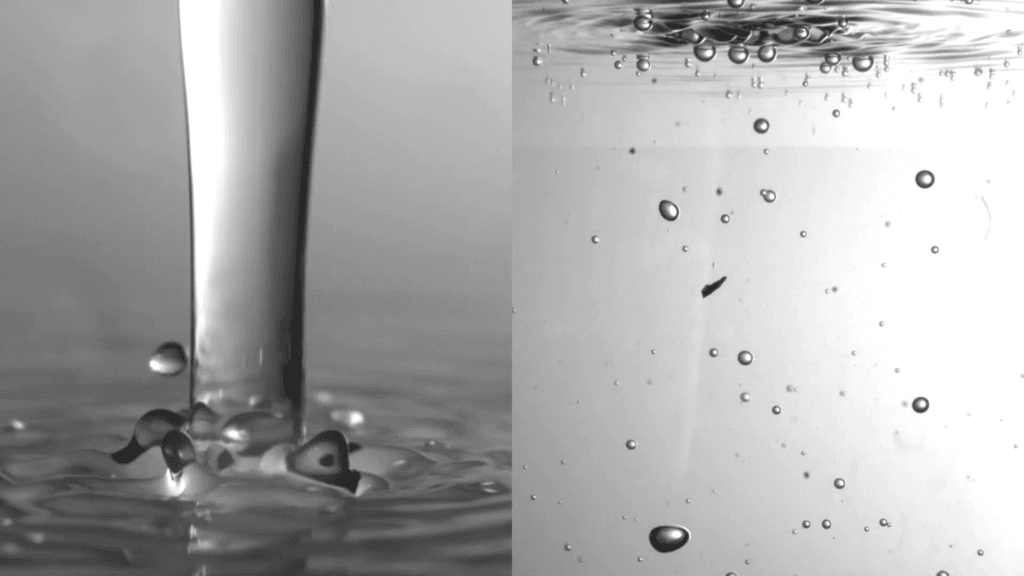 Black and white composite image showing, on the left, a jet of water impacting a pool, and, on the right, the simultaneous underwater view, showing scattered bubbles.