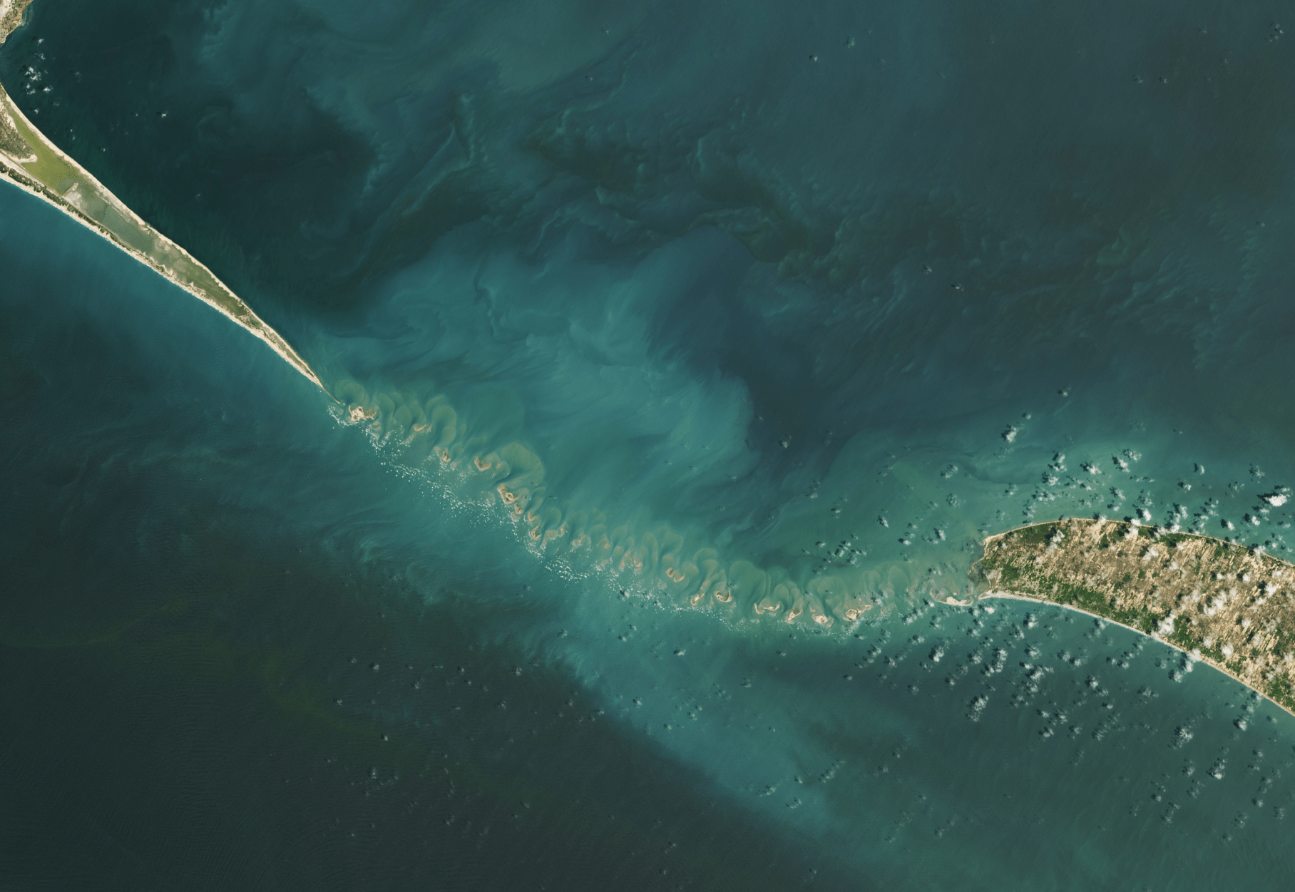 Satellite image of islands in the Gulf of Mannar between India and Sri Lanka.