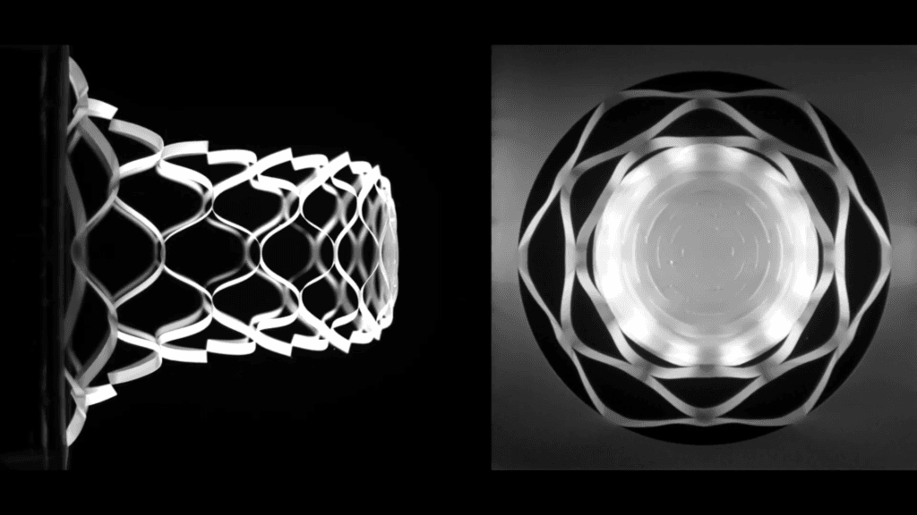 When placed in a flow, kirigami sheets get pulled into elaborate and elongated shapes. When placed in a flow, kirigami sheets get pulled into elaborate and elongated shapes.
