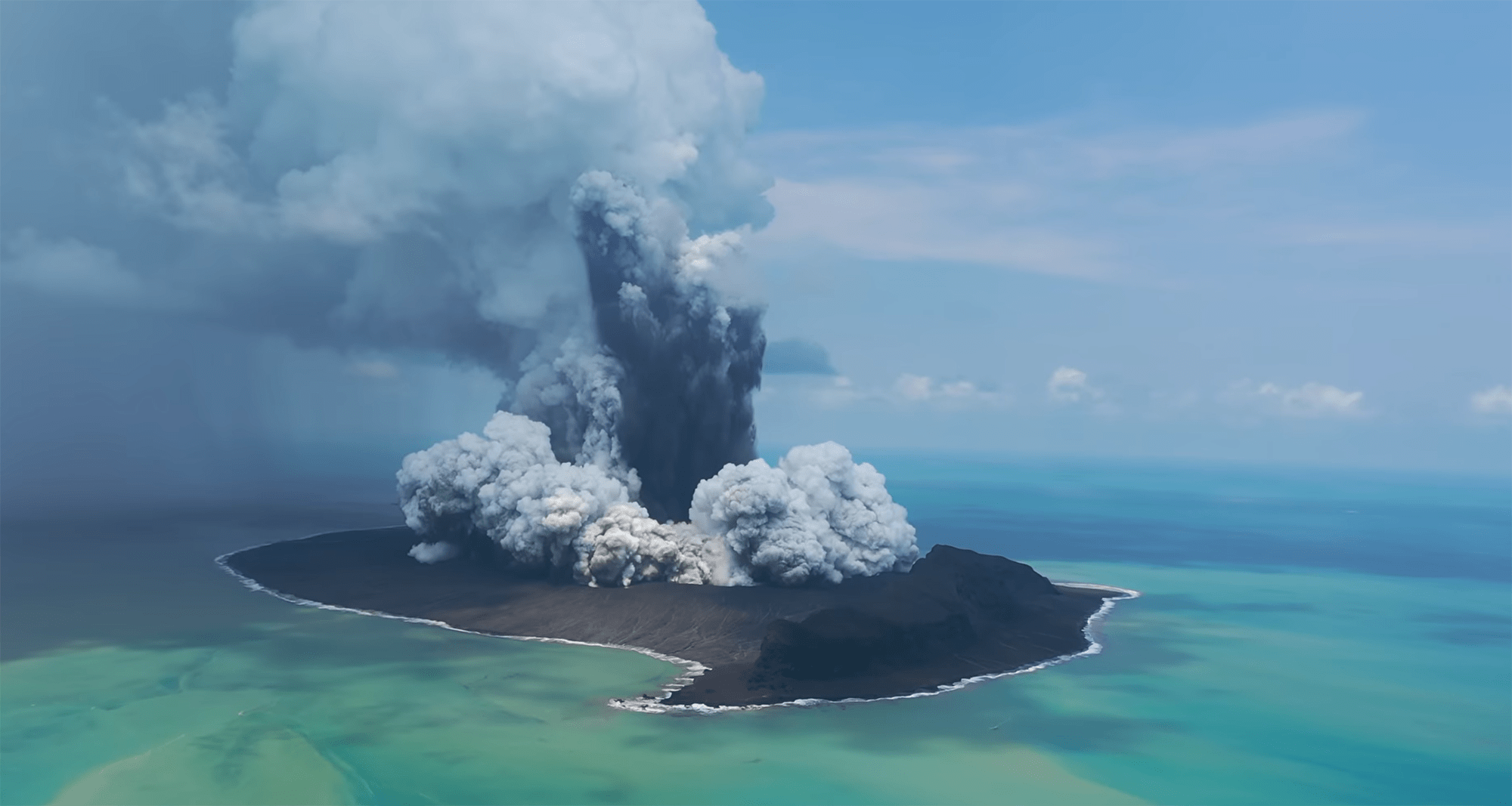 Underwater Volcanic Flows